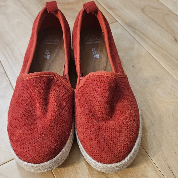 Clarks Shoes - Clarks Womens Soft Cushion Slip On Shoes Red Suede 8.5 EUC